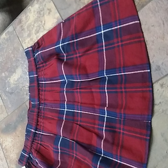 Old Navy red plaid miniskirt - Picture 6 of 13